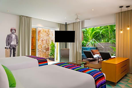 Wonderful Escape Room with Two Double Beds and Jungle View