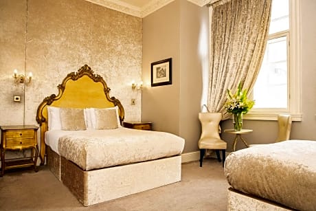 Luxury Suite with Bath (4 adults)