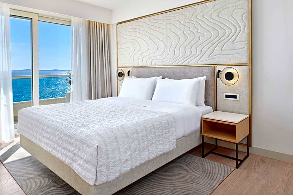 Le Meridien Lav Split