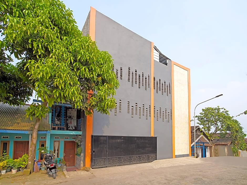 Spot On 91557 Biring Residence 