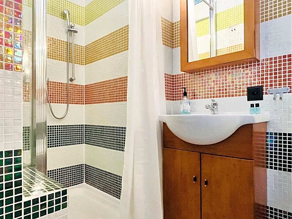 GuestHouse University by LR - self check in