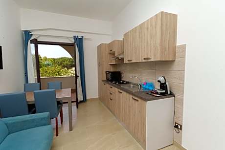 One-Bedroom Apartment - Sea Side