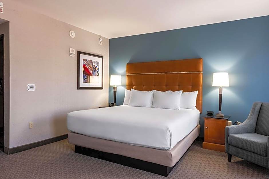 Drury Plaza Hotel Broadview Wichita