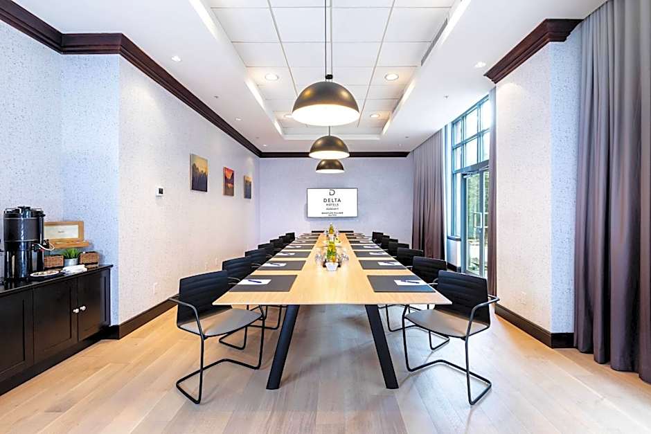 Delta Hotels by Marriott Whistler Village Suites