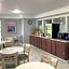 Days Inn & Suites by Wyndham Arlington Heights