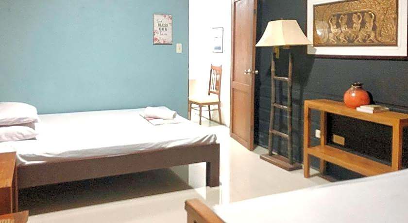 RedDoorz Hostel @ Deomar Hometel and Farm Cafe Vigan Ilocos 