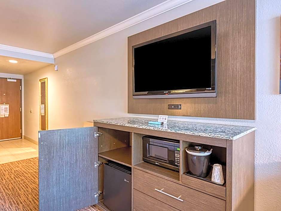 Amanzi Hotel, Ascend Hotel Collection