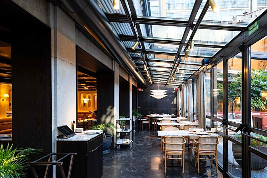 Gallery Hotel