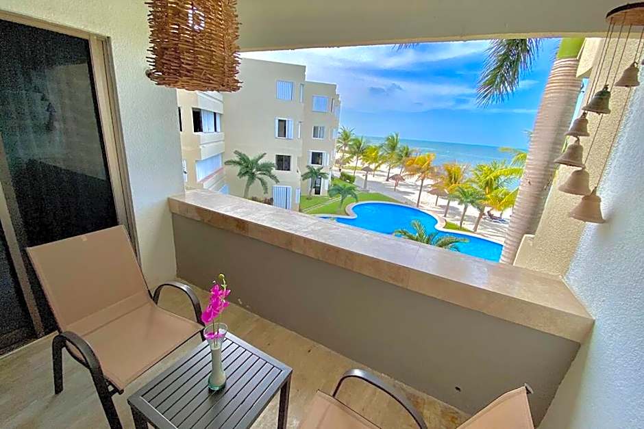 Oceanfront Condo BM By Andiani