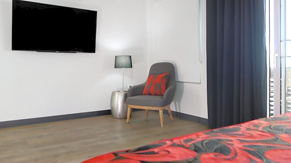 Semaphore Splash Apartments