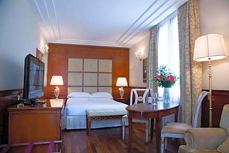 Junior Suite with Spa Bath