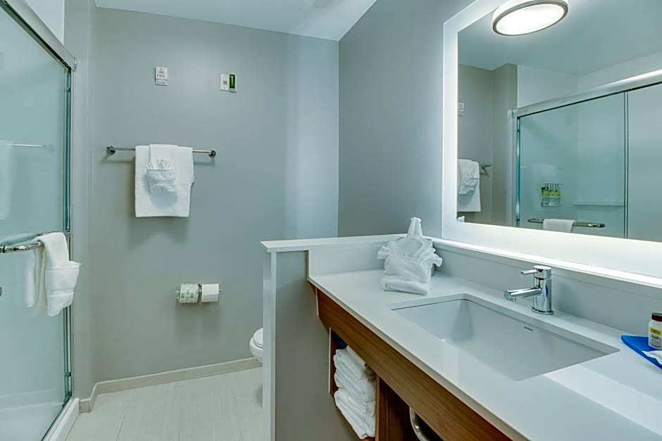 Holiday Inn Express & Suites Union City By IHG