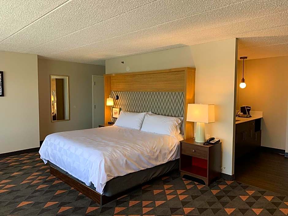 Holiday Inn Chicago Northwest/Crystal Lake/Convention Center By IHG