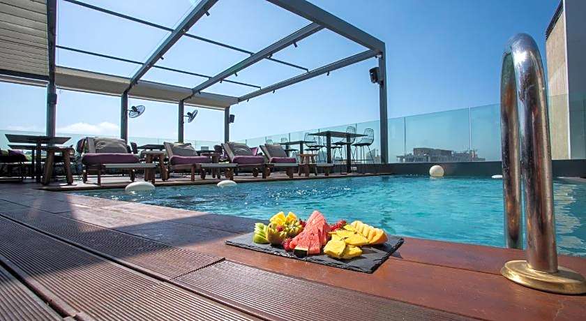 O Monot Luxury Boutique Hotel