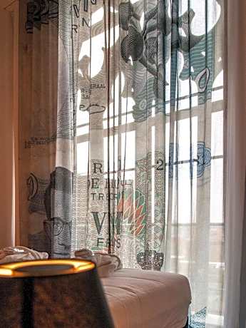 Queen Suite with Spa Bath