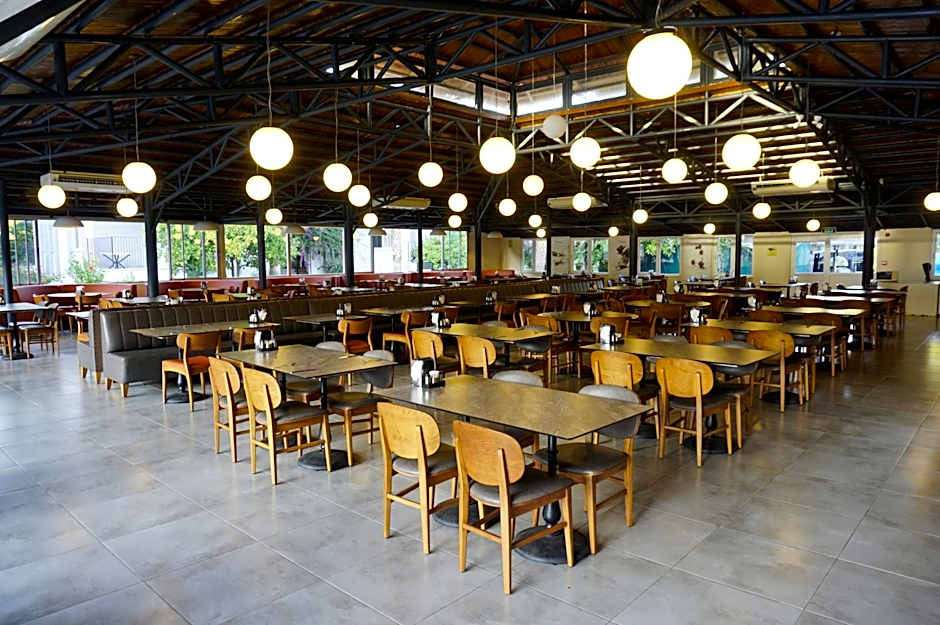 Sunlight Garden Hotel