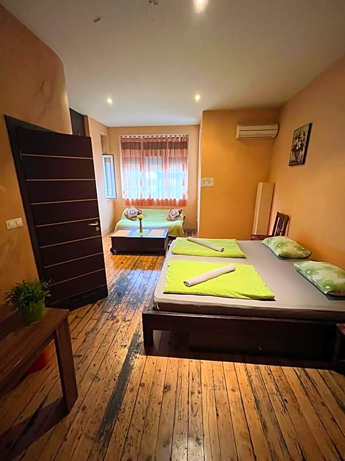 Elegance on a Budget - Rooms for Rent in Sofia Center