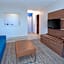 Holiday Inn Express Hotel & Suites San Diego-Escondido By IHG