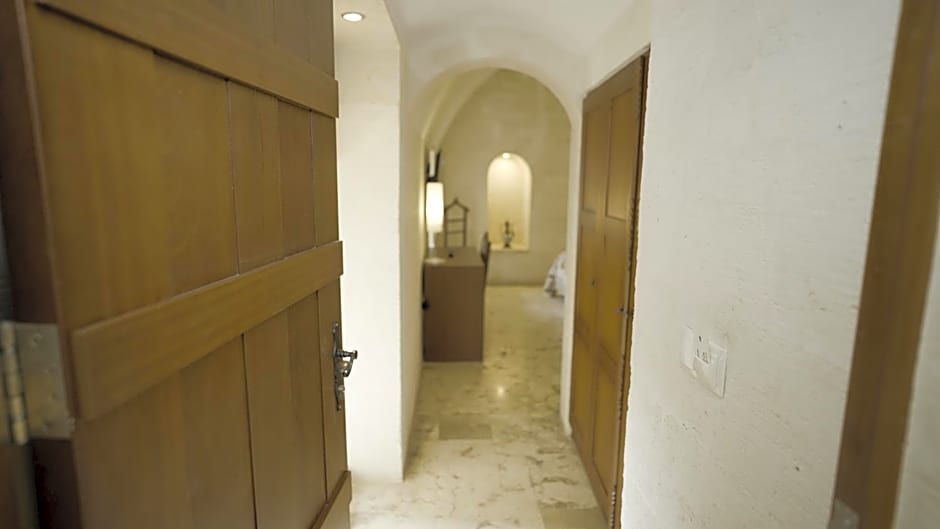 Kasr-i Nehroz Hotel
