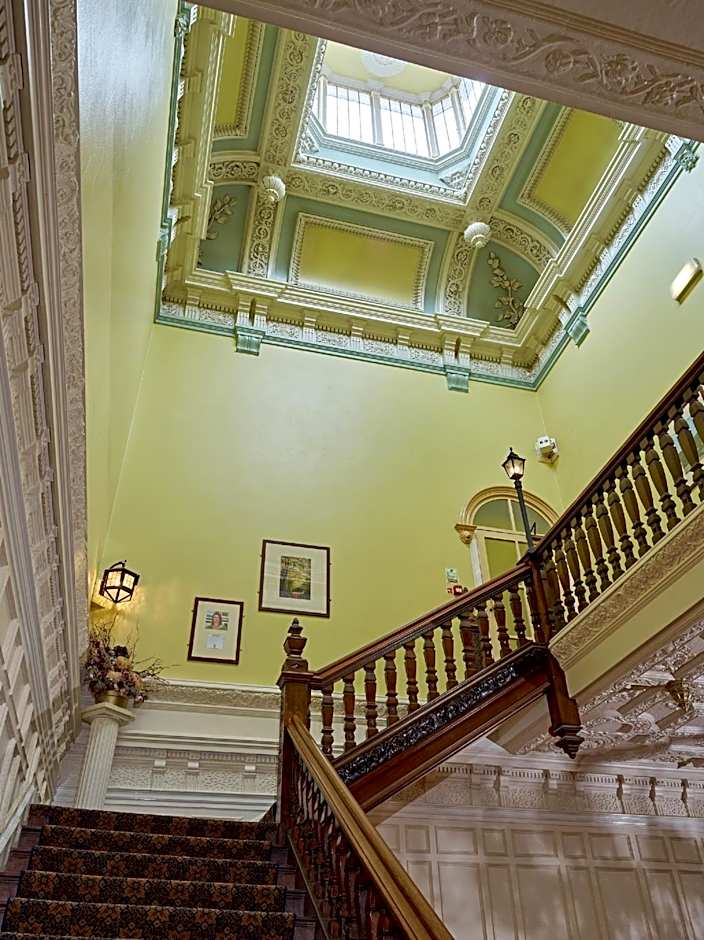 Dumbleton Hall Hotel