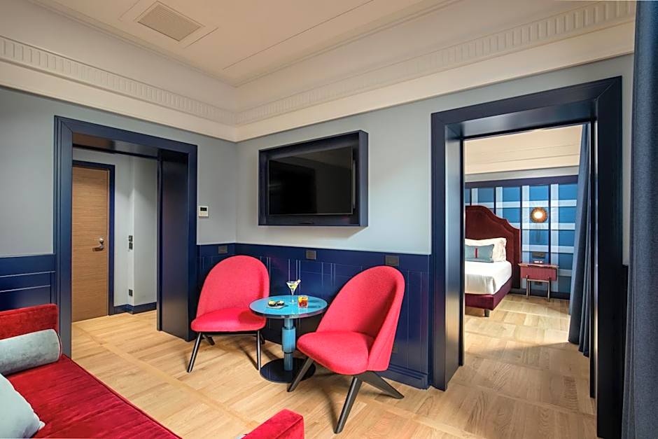 The Independent Hotel