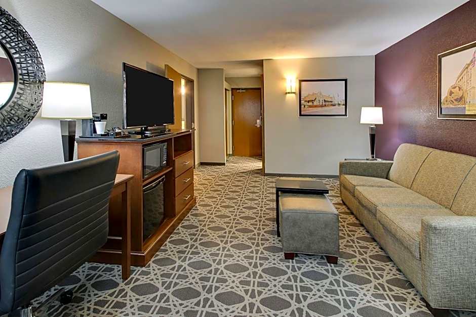 Drury Inn and Suites Poplar Bluff
