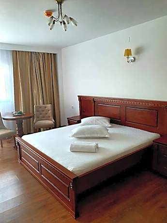 Apartment with Balcony and Pool View