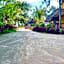 Tropinest bungalows & hostel