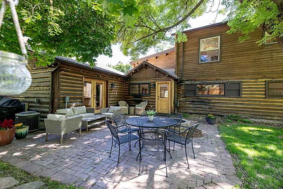 Engen Hus Bed and Breakfast