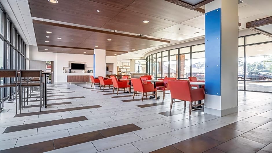 Holiday Inn Express & Suites Platteville, an IHG Hotel