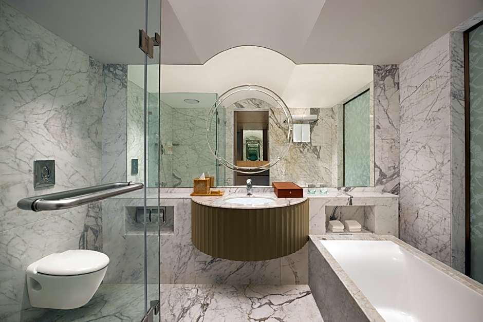 Le Meridien Surat