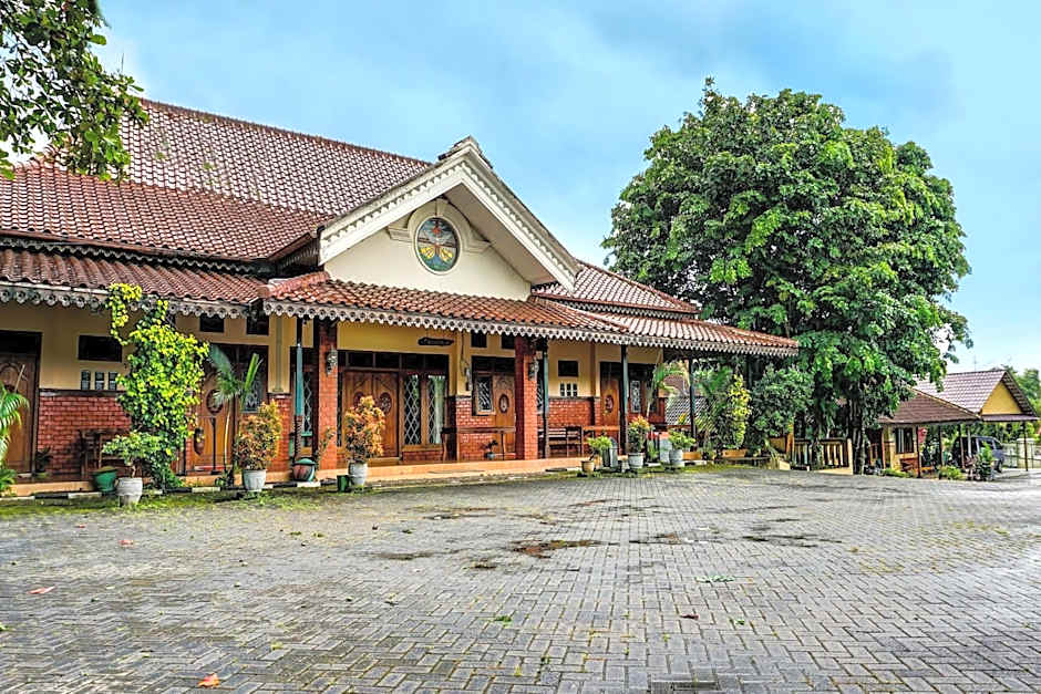 Hotel O Griyo Werdiningsih