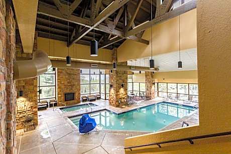 King Suite - 4 Guest - Hot Tub - Pool - Free Shuttle - Cedar Breaks Lodge