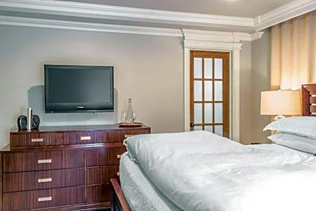 King Room - Non-Smoking