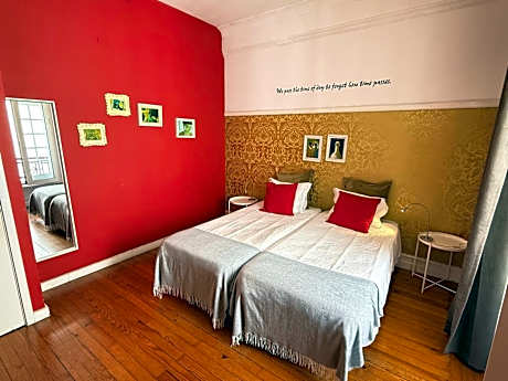 Basic Triple Room with Shared Bathroom