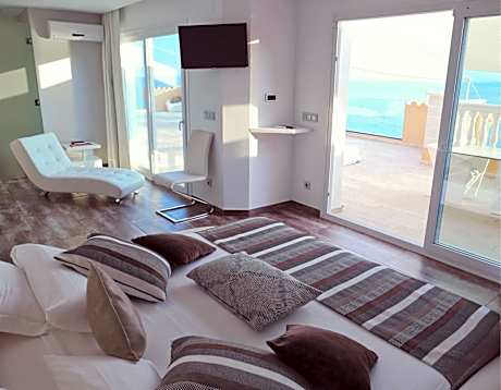 Penthouse Suite with Hot Tub