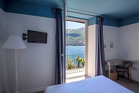 Double Room with Balcony and Lake View