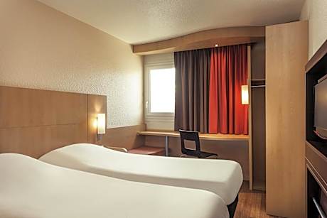 Standard Room with 2 Single Beds