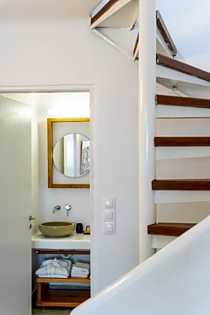 Loft Suite with Plunge Pool & Caldera View