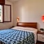Bright flat in residence with pool - Beahost
