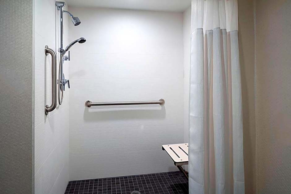 Fairfield by Marriott Inn & Suites Providence Airport Warwick