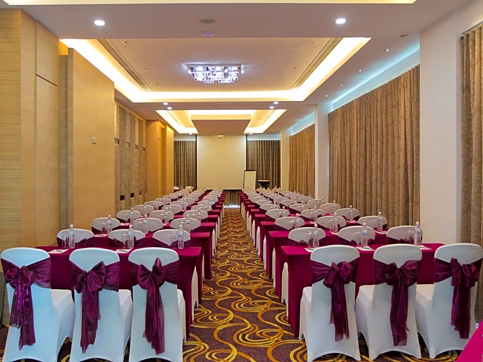 Greens Hotel & Suites