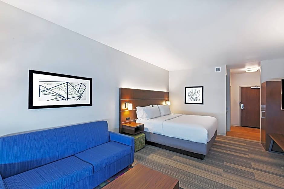 Holiday Inn Express and Suites Chanute, an IHG Hotel