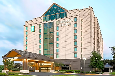 Embassy Suites by Hilton Chicago Lombard