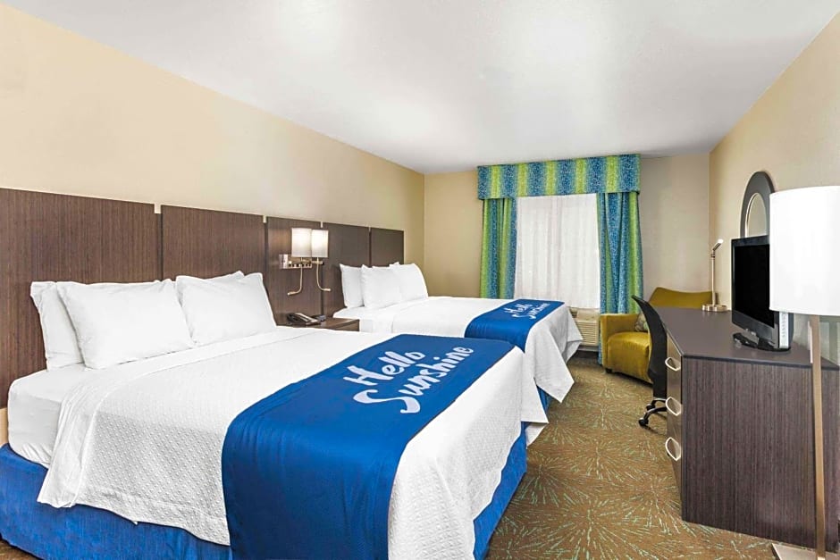 Days Inn & Suites by Wyndham East Flagstaff