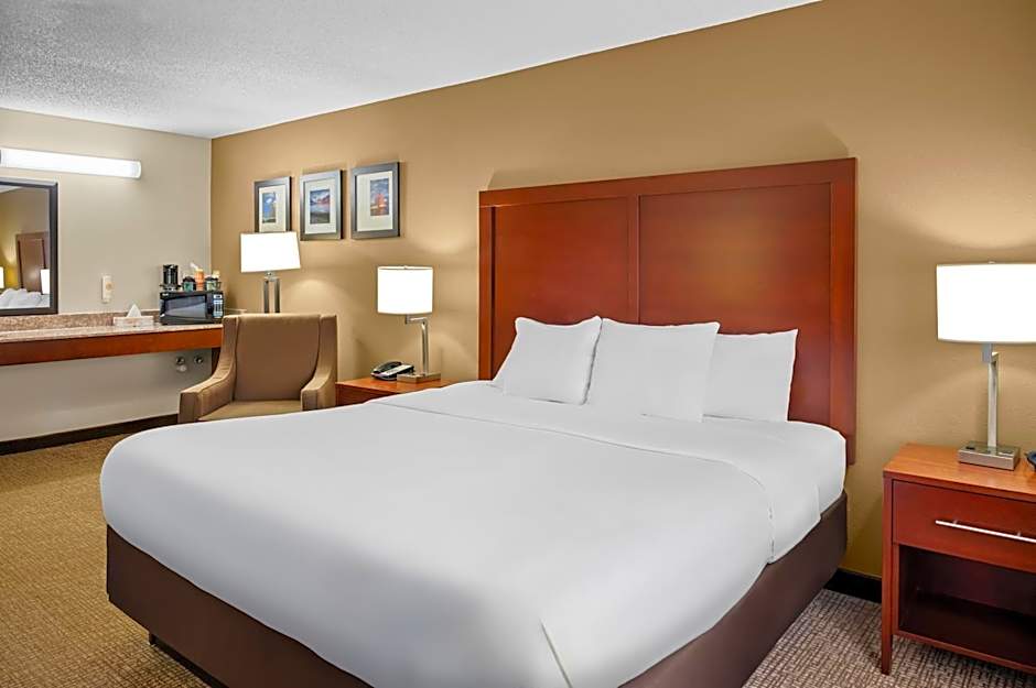 Photo 1 of 5 of 1 King Bed Suite, Accessible