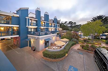 Mariposa Inn And Suites