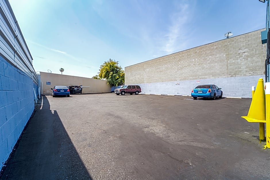 Rodeway Inn & Suites North Hollywood Burbank Airport - Universal Area