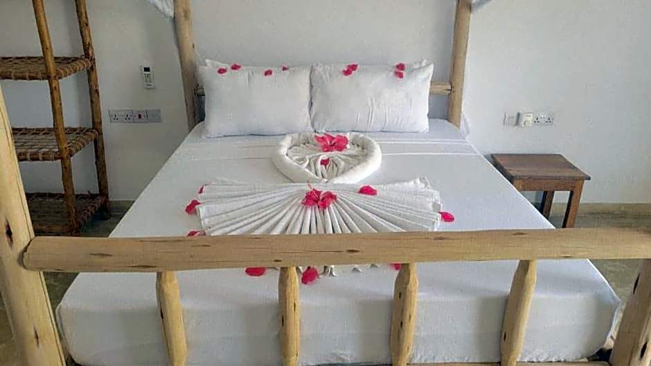 AROYA Boutique Hotel