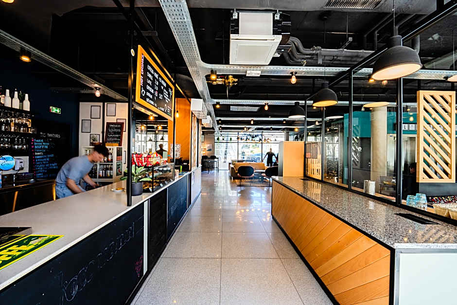 Slo Hostel